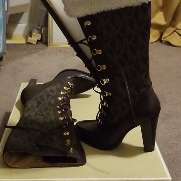Michael kors boots - Picture 3 of 4